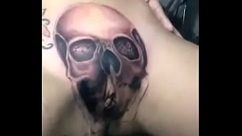 Skull sa pekpek tatoo(1)